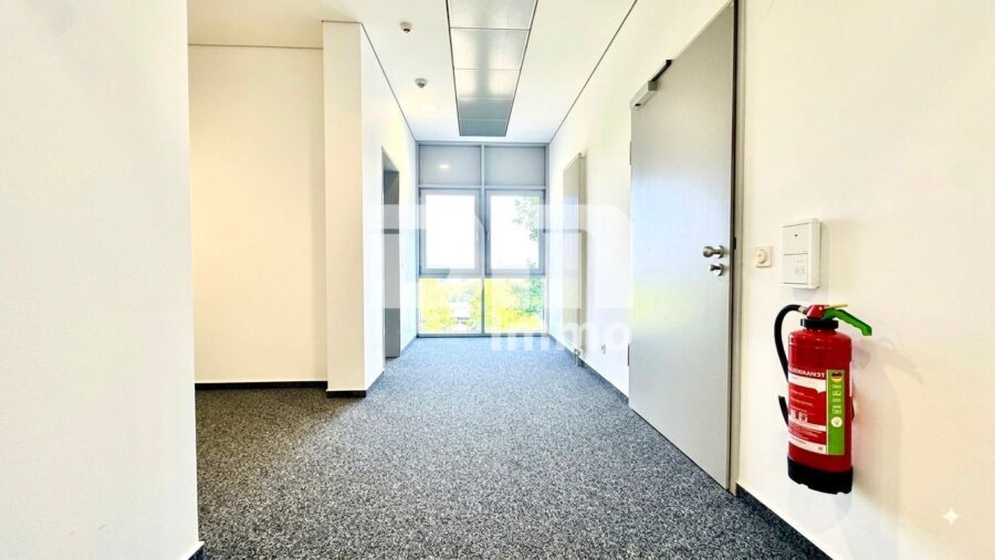 Repräsentative, belüftete Büroetage mit flexibler Raumgestaltung in Kassel-Waldau - Flur / Diele